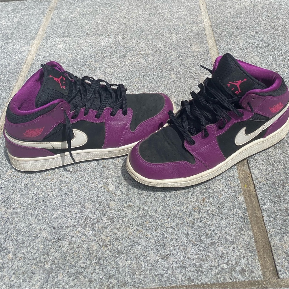 Air Jordan Mid